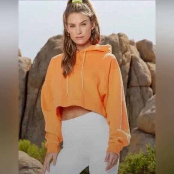 Limited edition Alo orange cropped hoodie - Picture 1 of 4